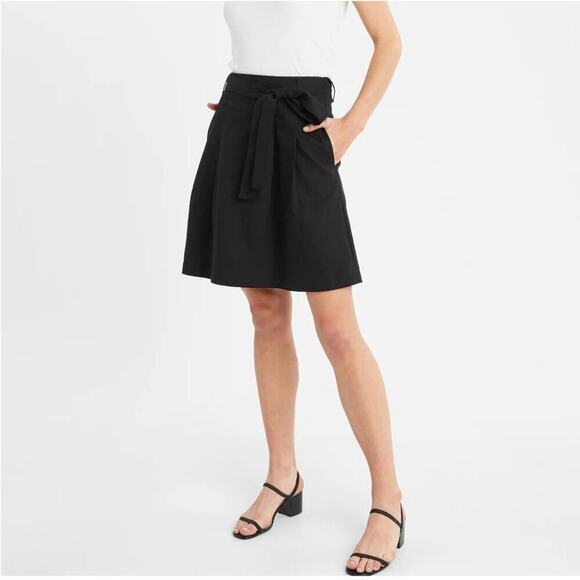 Banana Republic Black Linen Blend Front Tie Mini Skirt Size 4P. NEW - Picture 1 of 10